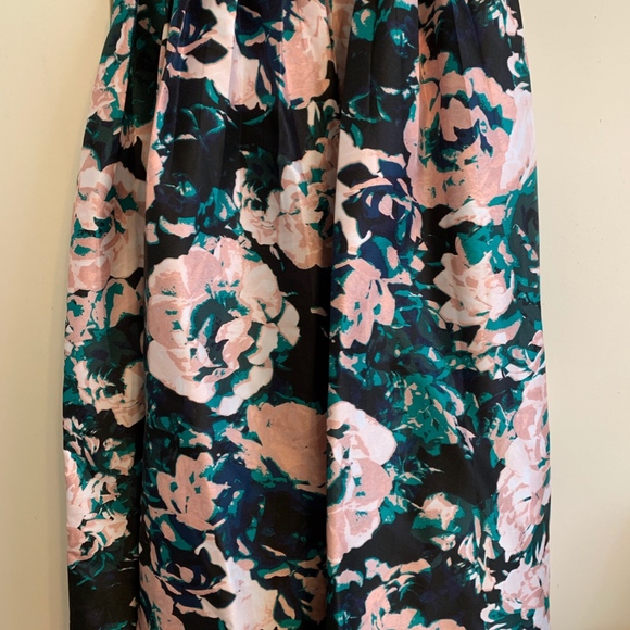 Gorgeous Adrianna Papell Floral Formal Ball Gown - Picture 8 of 8